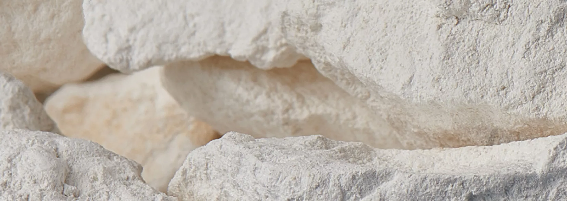Close-up on pile of lime in pebble from Lusical