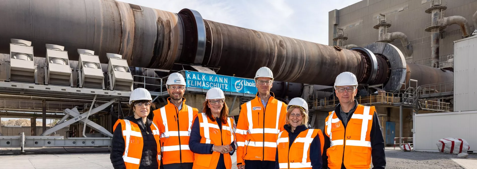 Ophelia Nick und MdL Ina Besche-Krastl im Lhoist-Kalkwerk Flandersbach