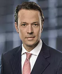 Portrait of Philipp Niemann, LNA CEO