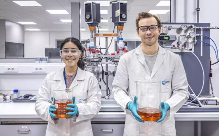 Young people working in the lab